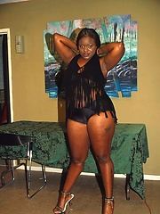Massive black babe named Mo gets her flabby self fucked