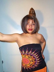 Ghetto mom Nihna undress her clothes