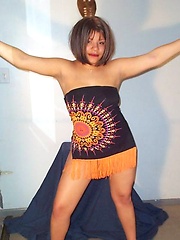 Ghetto mom Nihna undress her clothes